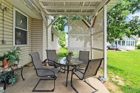 Exterior - 8 Knoll Ridge Ct, O'fallon, MO 63368 photo 6 of 14