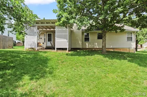 Exterior - 8 Knoll Ridge Ct, O'fallon, MO 63368 photo 2 of 14