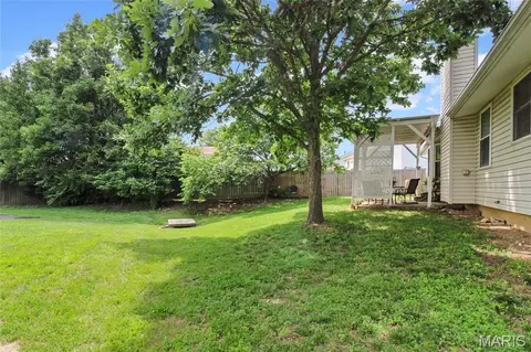 Exterior - 8 Knoll Ridge Ct, O'fallon, MO 63368 photo 9 of 14