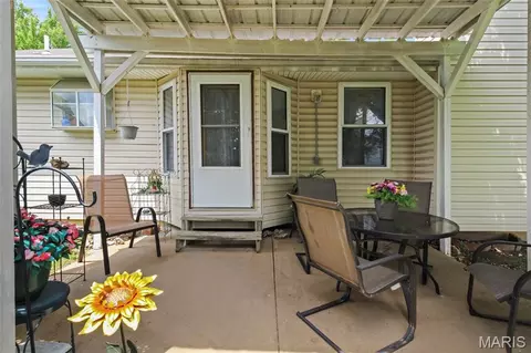 Exterior - 8 Knoll Ridge Ct, O'fallon, MO 63368 photo 7 of 14