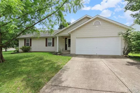 Exterior - 8 Knoll Ridge Ct, O'fallon, MO 63368 photo 11 of 14