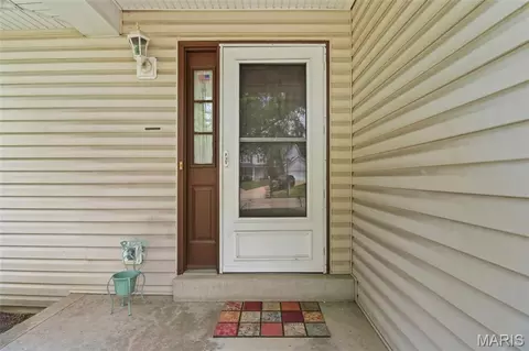 Exterior - 8 Knoll Ridge Ct, O'fallon, MO 63368 photo 4 of 14