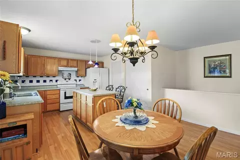 Dining - 8 Knoll Ridge Ct, O'fallon, MO 63368 photo 2 of 5