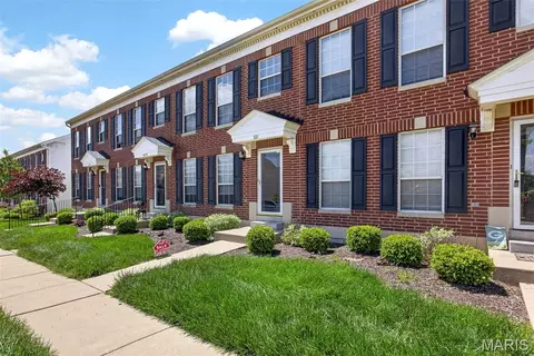 821 Brookmead Dr, O'fallon, MO 63366 photo 2