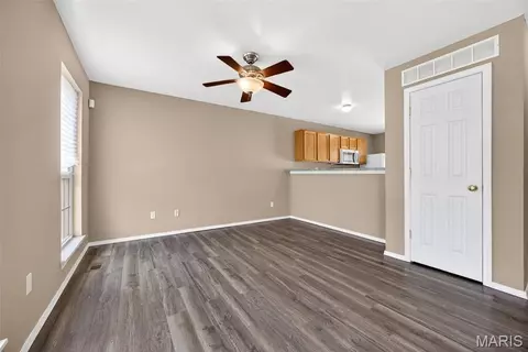 821 Brookmead Dr, O'fallon, MO 63366 photo 4