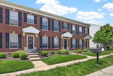 821 Brookmead Dr, O'fallon, MO 63366