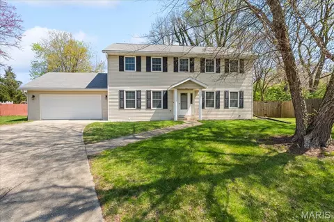 2420 Greenfield Ct, Belleville, IL 62221