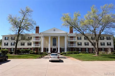 15049 Claymoor Ct #17, Chesterfield, MO 63017