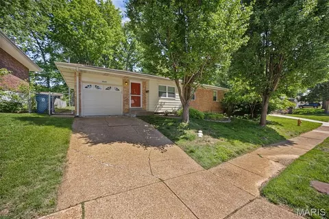5645 Welmering Dr, Affton, MO 63123