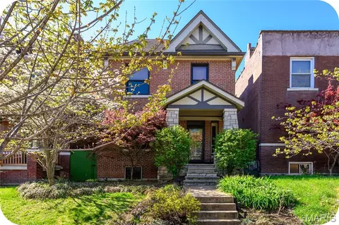 4222 Flad Ave, Saint Louis, MO 63110