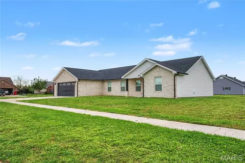 1132 Pollard Plz, Sikeston, MO 63801