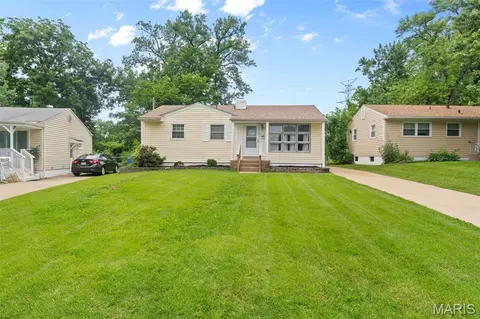 165 S Saint Jacques St, Florissant, MO 63031