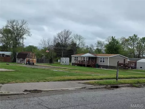 2335 Jerome Ln, Cahokia, IL 62206
