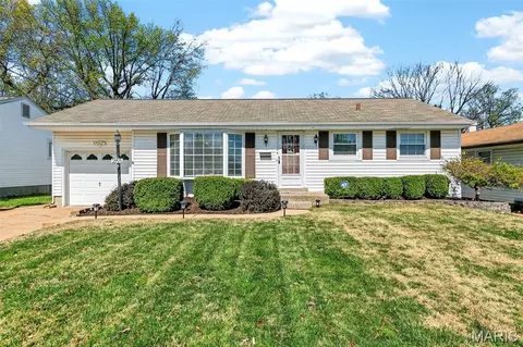265 Monterey Dr, Florissant, MO 63031