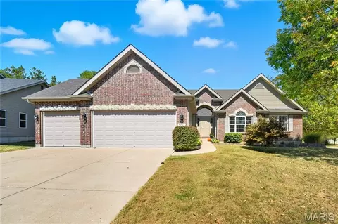 4201 Broken Rock Dr, Wentzville, MO 63385