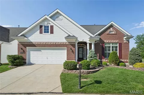 12601 Jane Denny Ln, Sappington, MO 63128