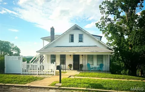 423 E 3rd St, Hermann, MO 65041