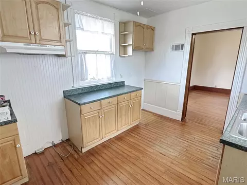 Kitchen - 1933 4 Mile Rd, Washington, MO 63090 photo 2 of 2