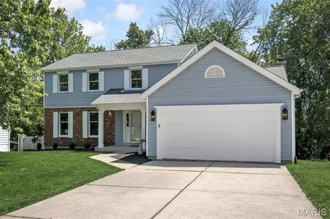 150 Hunters Pointe Dr, Saint Charles, MO 63304