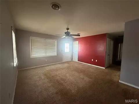 Living - 1105 Peach St, Kennett, MO 63857 photo 2 of 5