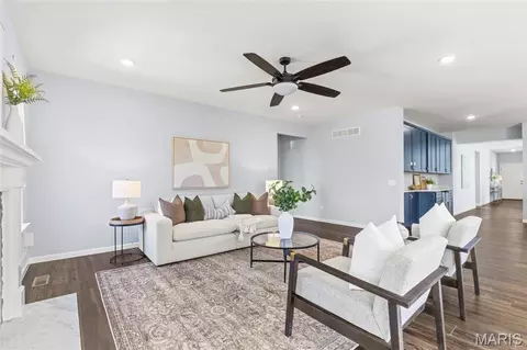 Living - 821 Upland Loop, O'fallon, MO 63368 photo 2 of 3