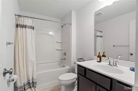 Bath - 821 Upland Loop, O'fallon, MO 63368 photo 4 of 4