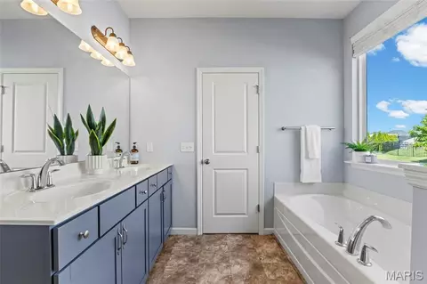 Bath - 821 Upland Loop, O'fallon, MO 63368 photo 2 of 4