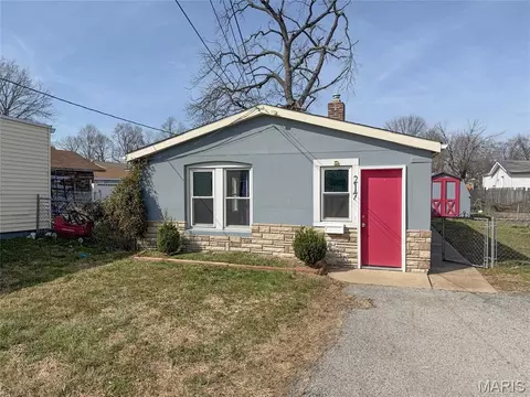 217 W Arlee Ave, Saint Louis, MO 63125