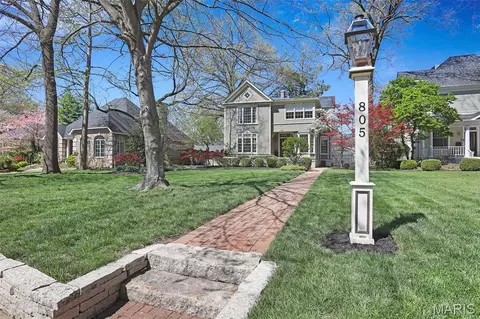 805 Saint Louis St, Edwardsville, IL 62025