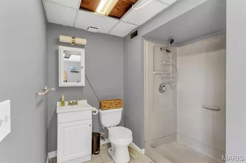 Bath - 2192 Meadow Dr, Barnhart, MO 63012 photo 5 of 5