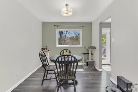 Dining - 2192 Meadow Dr, Barnhart, MO 63012 photo 3 of 3