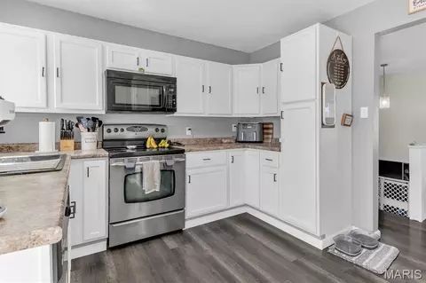 Kitchen - 2192 Meadow Dr, Barnhart, MO 63012 photo 3 of 3