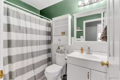 Bath - 2192 Meadow Dr, Barnhart, MO 63012 photo 3 of 5