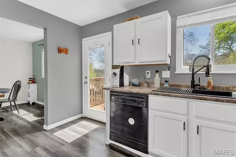 Kitchen - 2192 Meadow Dr, Barnhart, MO 63012 photo 2 of 3