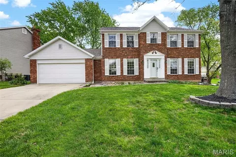 842 Ridgetop Cir, Saint Charles, MO 63304