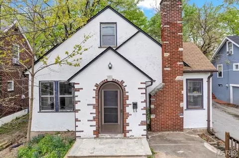 439 N Laclede Station Rd, Saint Louis, MO 63119