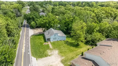 4940 Griffin Rd, Mehlville, MO 63128