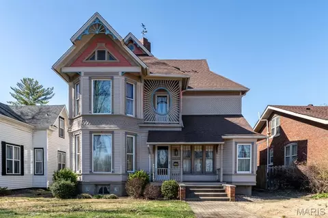 261 Lebanon Ave, Belleville, IL 62220