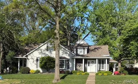 1311 Franklin St, Carlyle, IL 62231