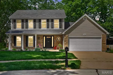 246 Westridge Parc Ln, Ellisville, MO 63021