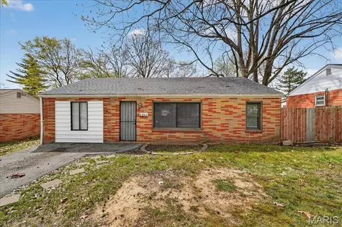 9604 Ridge Ave, Overland, MO 63114