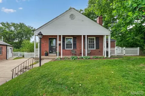 8502 Douglas Ct, Brentwood, MO 63144
