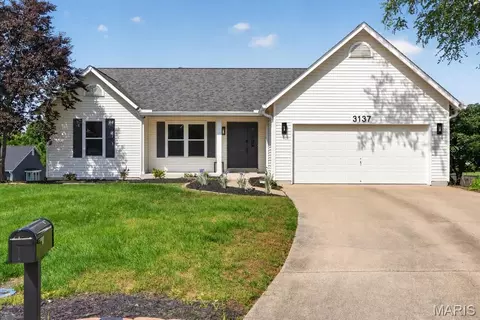 3137 Harpers Ferry Dr, O'fallon, MO 63368