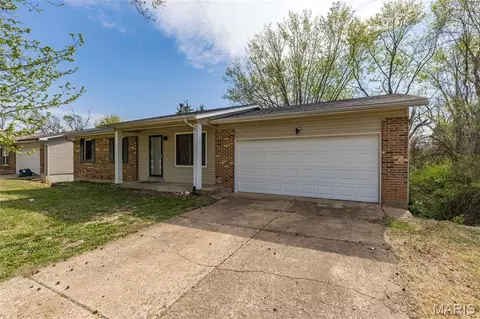 816 Ruth Ave, Festus, MO 63028
