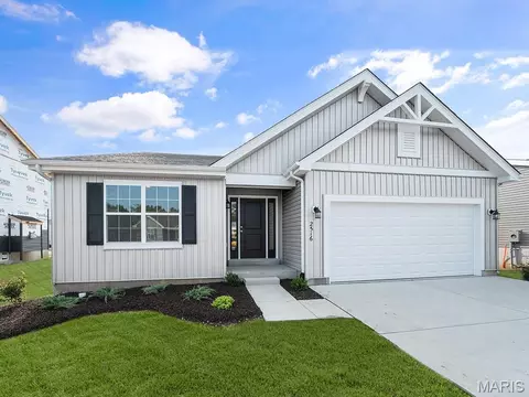 2358 Reiff Dr, Florissant, MO 63031