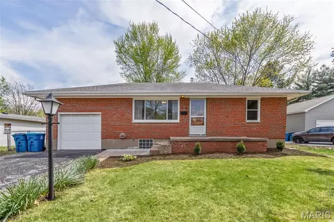 340 Ruth Ave, Cottage Hills, IL 62018