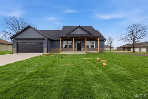 2602 M- Country Dr, Mountain Grove, MO 65711