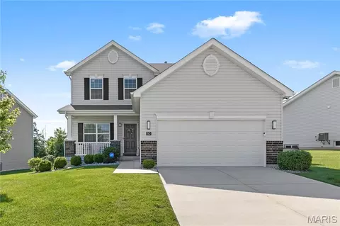 10 Hidden Bluffs Dr, Lake Saint Louis, MO 63367