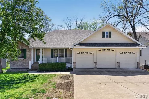 10524 Village Ln #2524, Foristell, MO 63348
