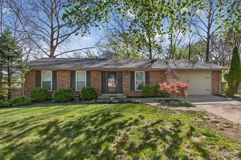 1770 Round Robin Ct, Saint Louis, MO 63146
